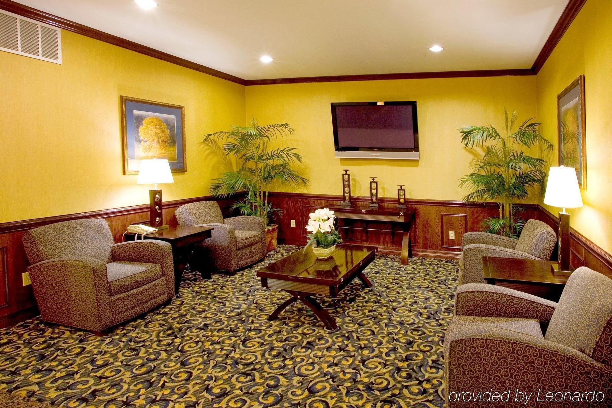 Holiday Inn Express Hotel And Suites Falfurrias Интерьер фото