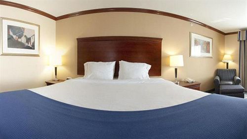 Holiday Inn Express Hotel And Suites Falfurrias Экстерьер фото